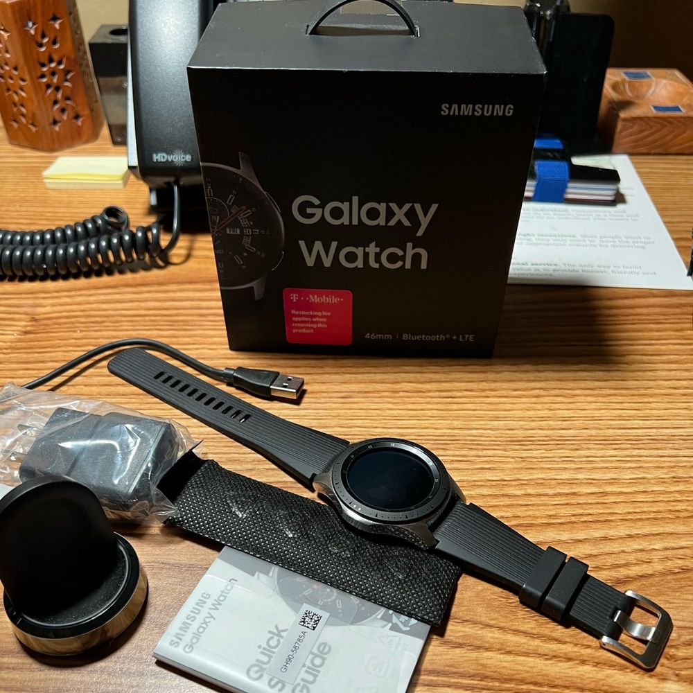 Galaxy Watch 46mm LTE + Bluetooth W/box & papers includes additional strap